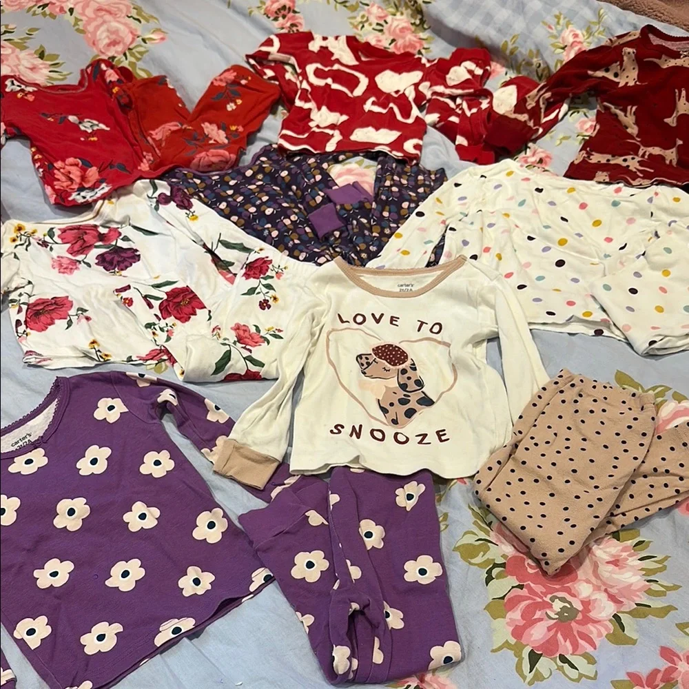 Girls Pajamas bundle Purple, Red, and White. 8 sets - Picture 1 of 6